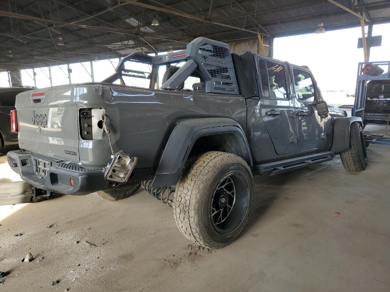 2020 Jeep Gladiator - Image 3