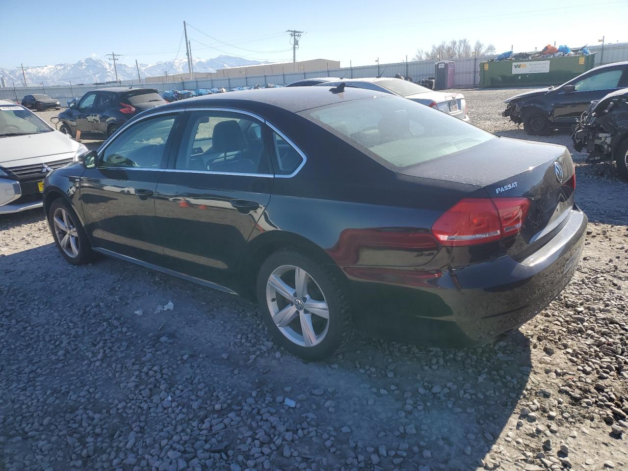 2014 Volkswagen Passat - Image 2