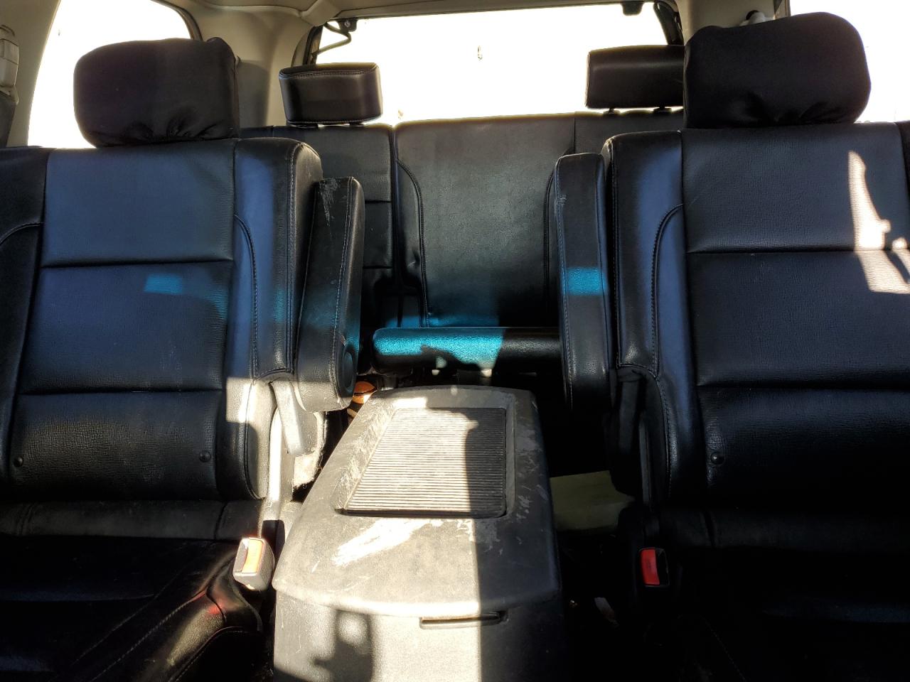 2010 Nissan Armada - Image 10