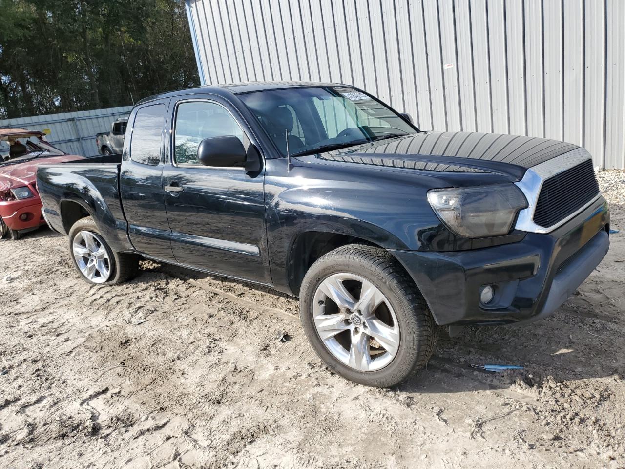 2015 Toyota Tacoma - Image 4