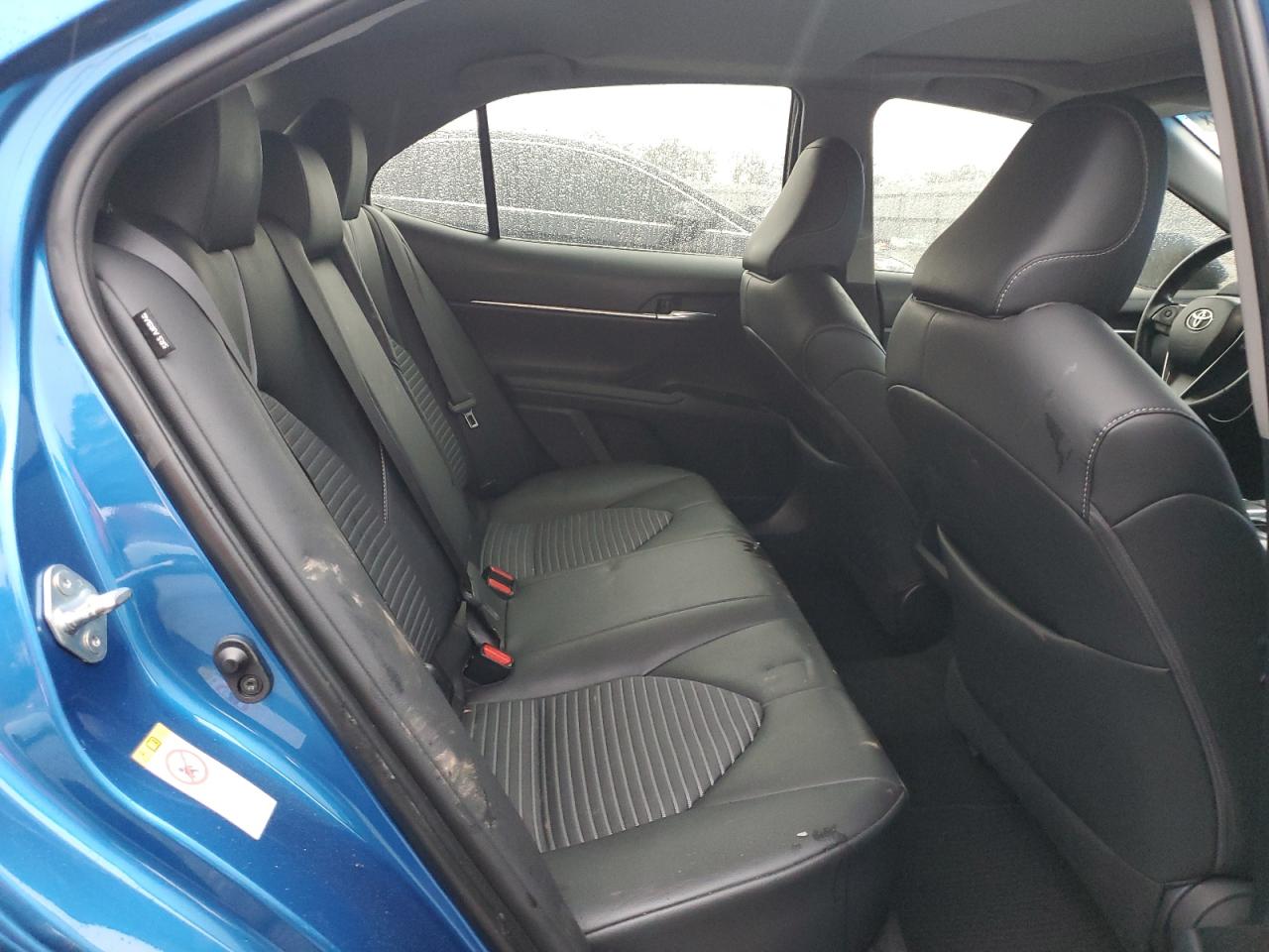 2018 Toyota Camry - Image 10