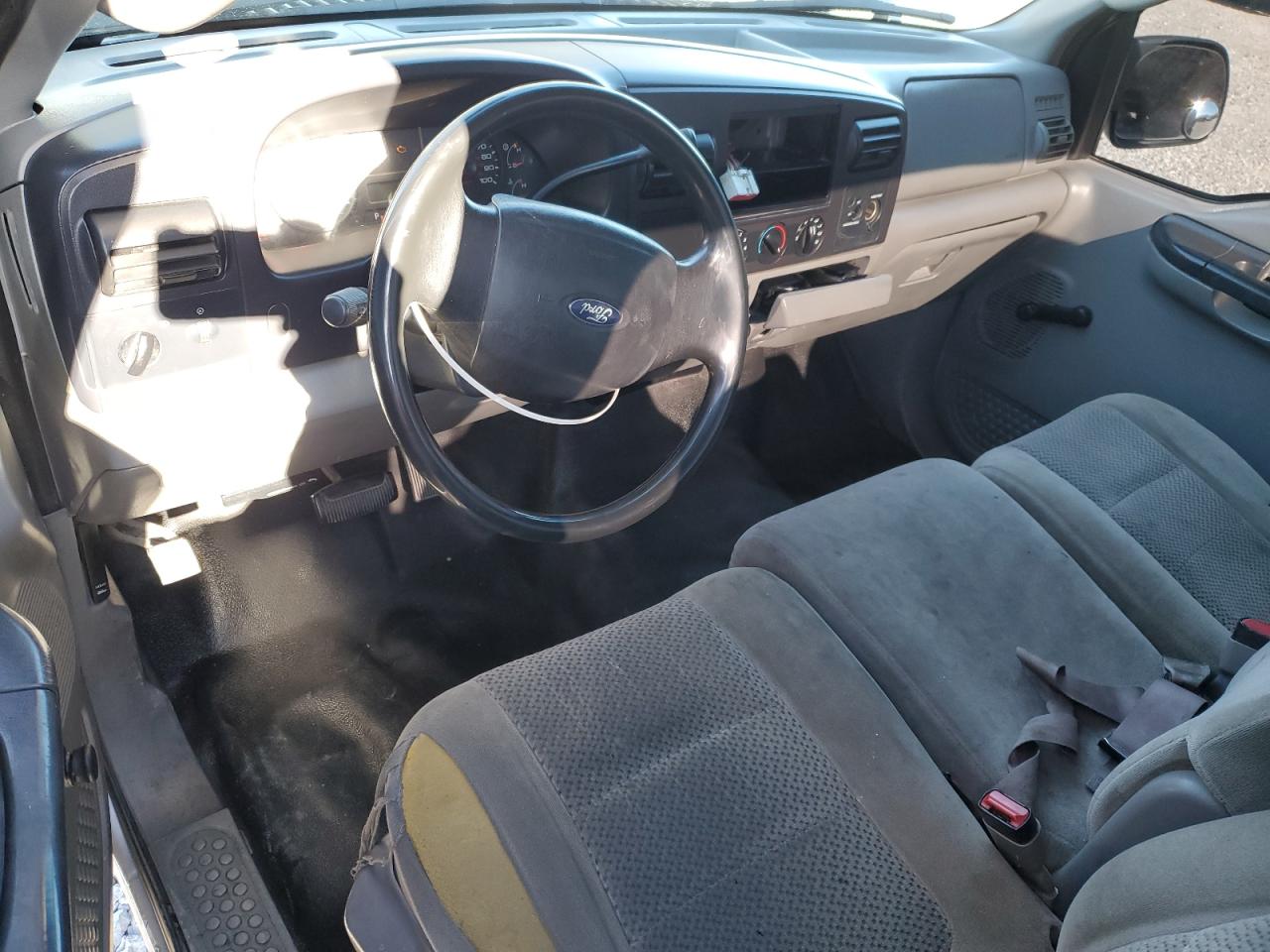 2005 Ford F250 - Image 8