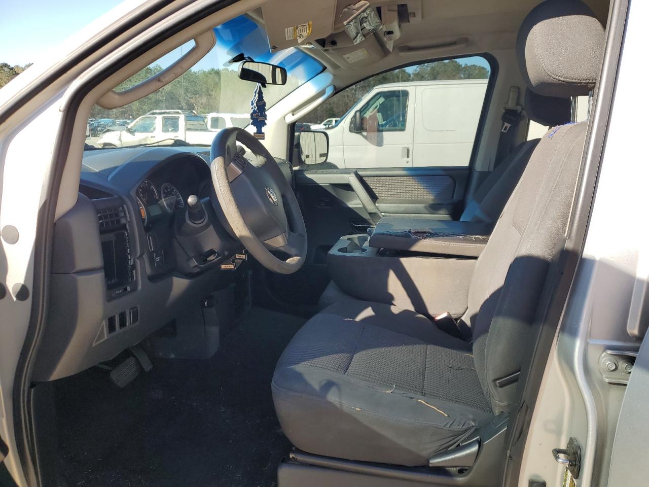 2009 Nissan Titan - Image 7