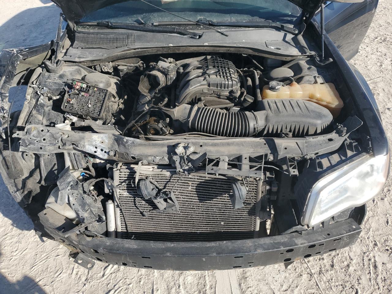 2012 Chrysler 300 - Image 13
