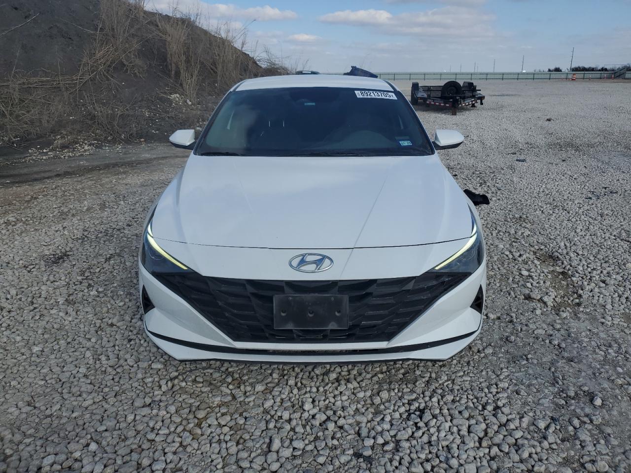 2023 Hyundai Elantra - Image 5