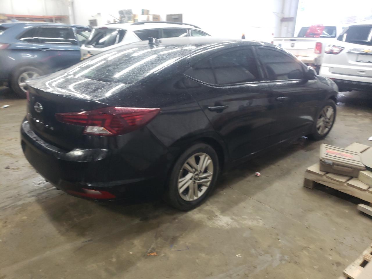 2019 Hyundai Elantra - Image 3