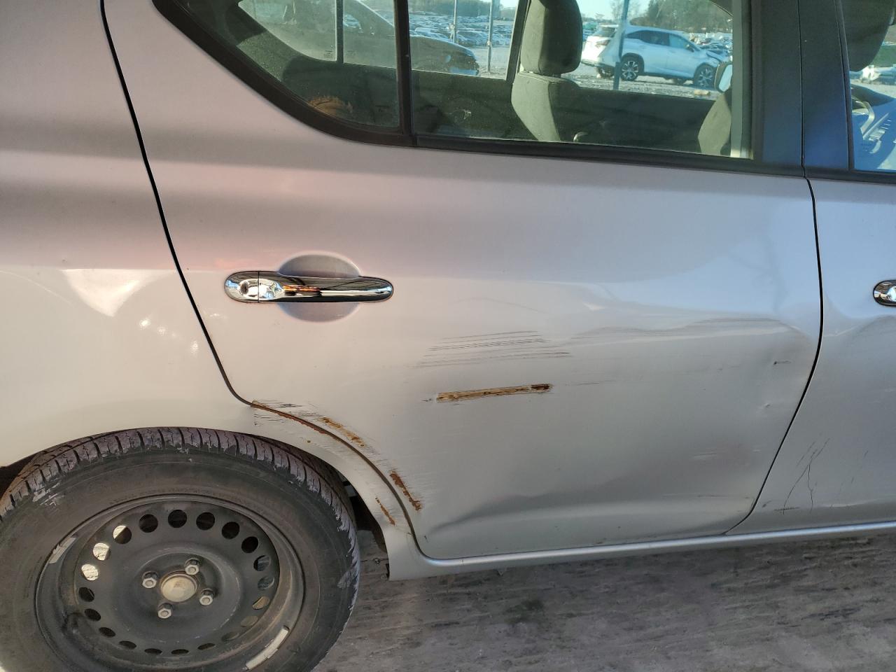 2019 Nissan Versa - Image 10