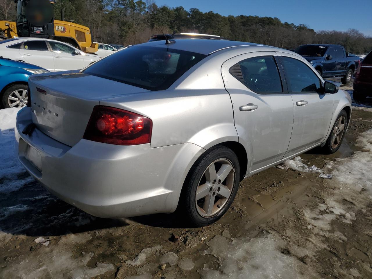 2012 Dodge Avenger - Image 3