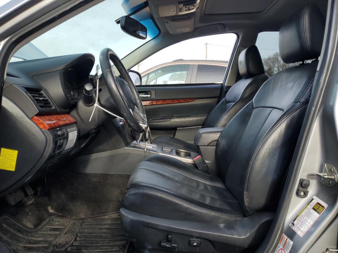 2011 Subaru Outback - Image 7