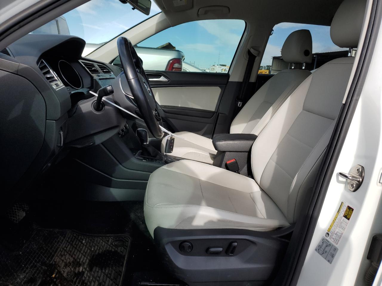2018 Volkswagen Tiguan - Image 7