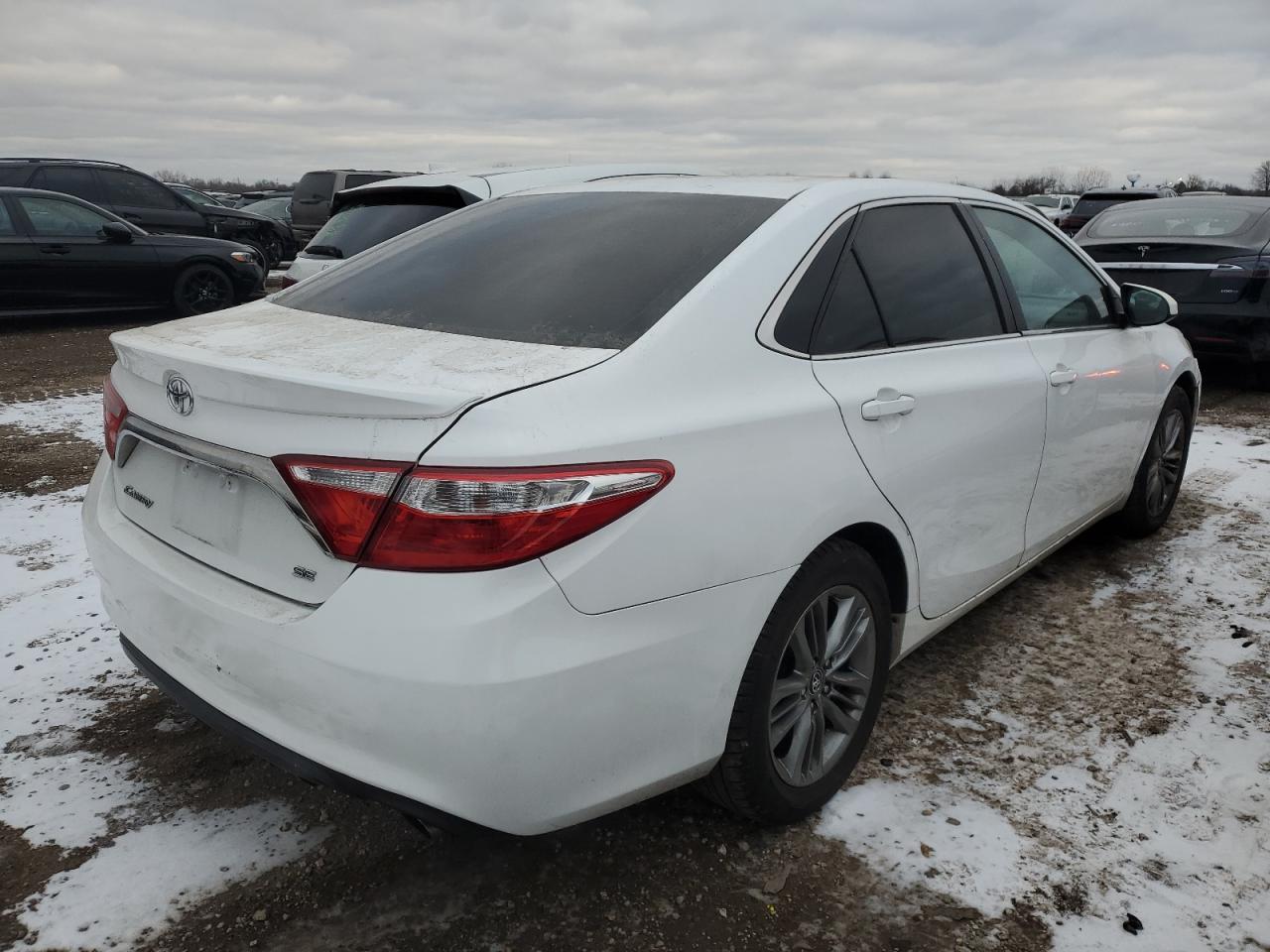 VIN 4T1BF1FK6GU148058 2016 TOYOTA CAMRY no.3