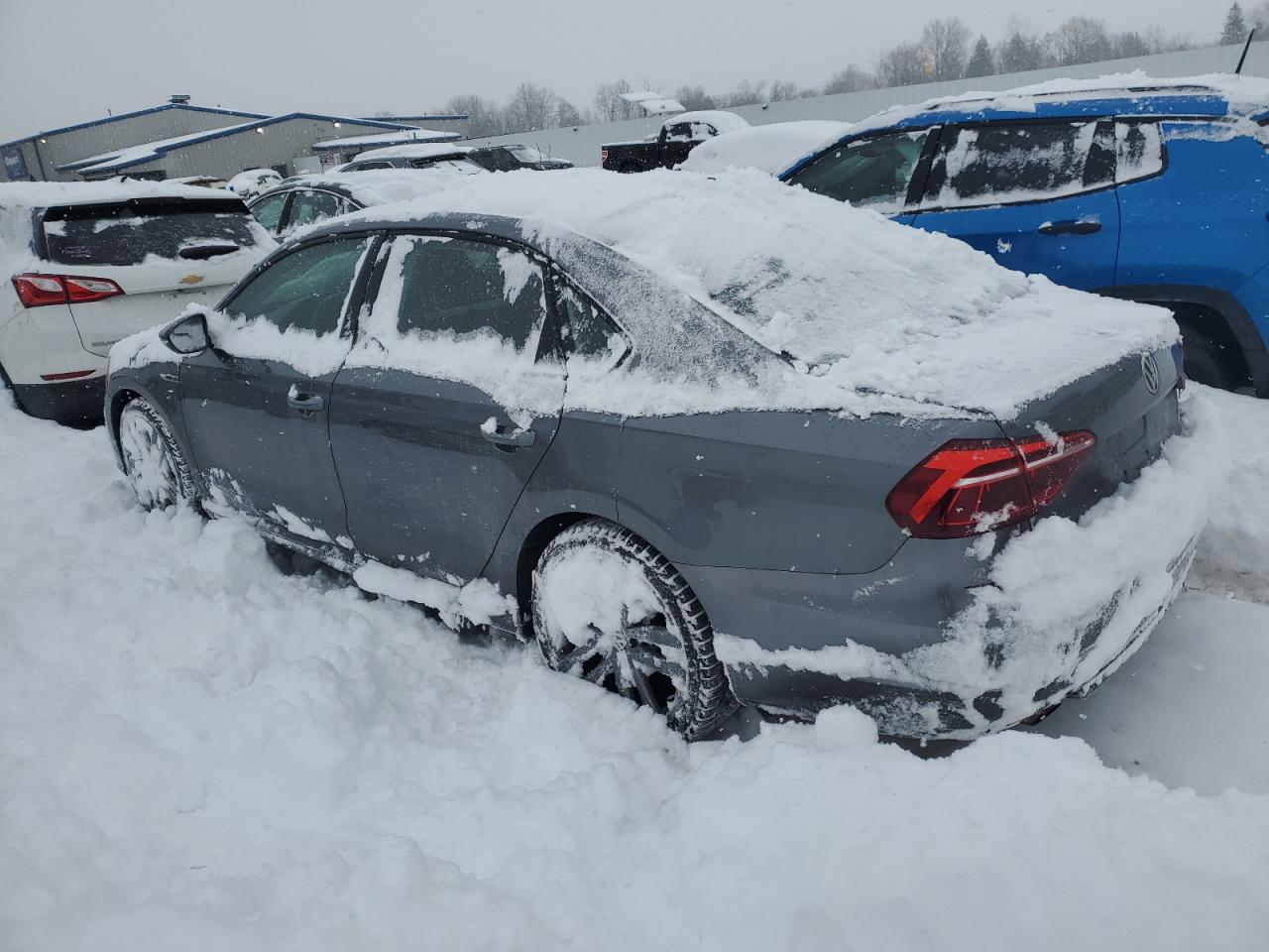 2018 Volkswagen Passat - Image 2