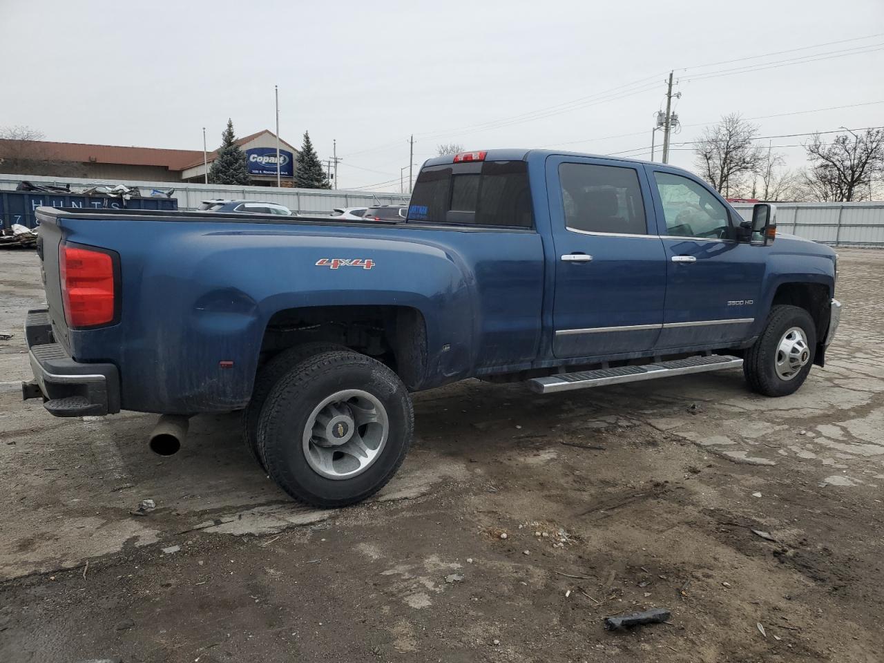 2015 Chevrolet Silverado - Image 3