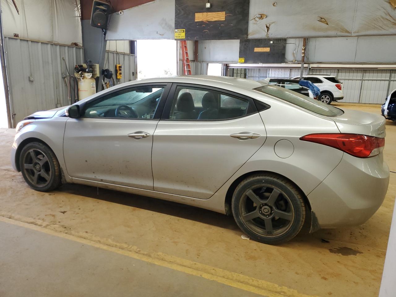 2013 Hyundai Elantra - Image 2