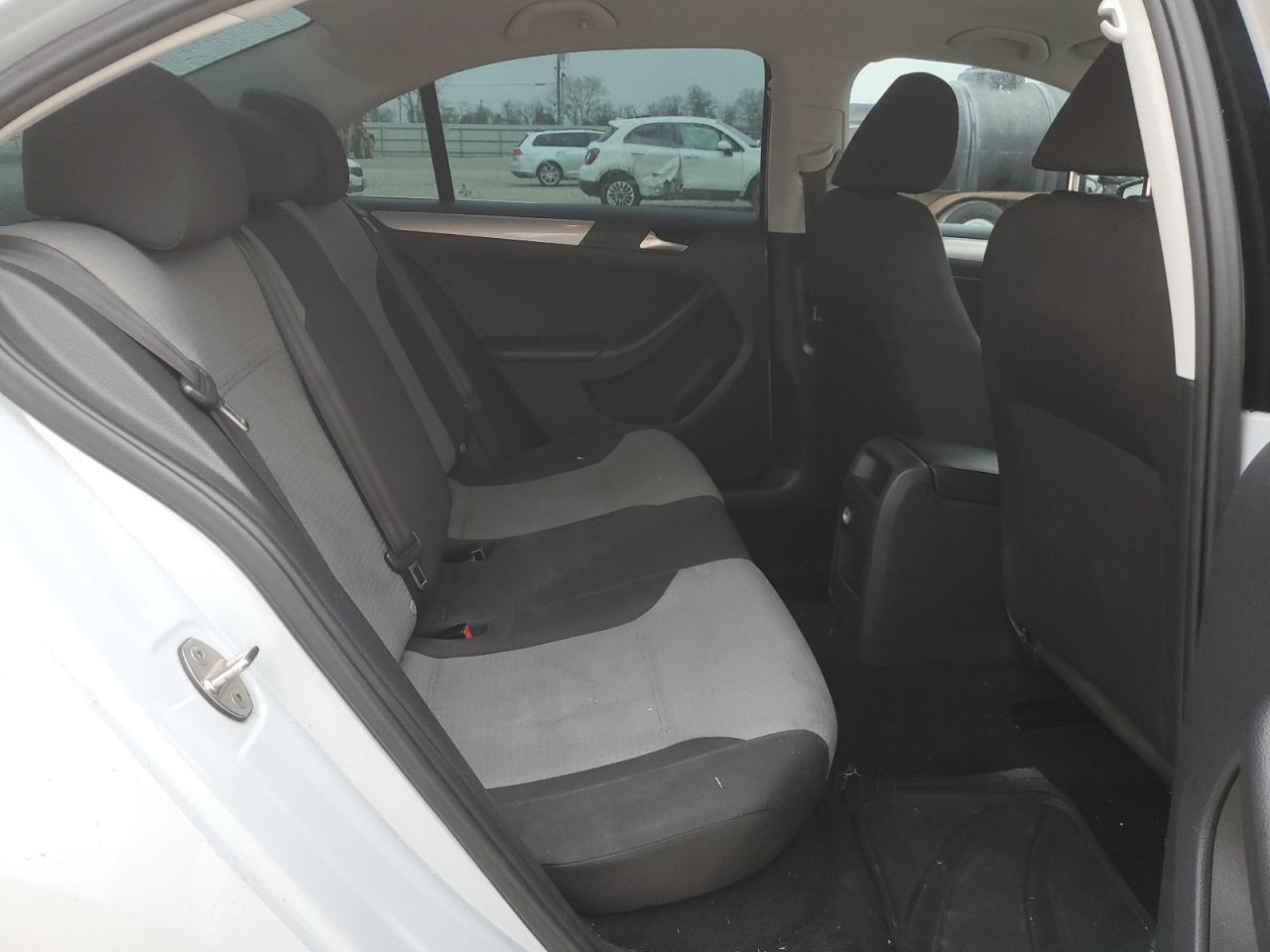 2017 Volkswagen Jetta - Image 10