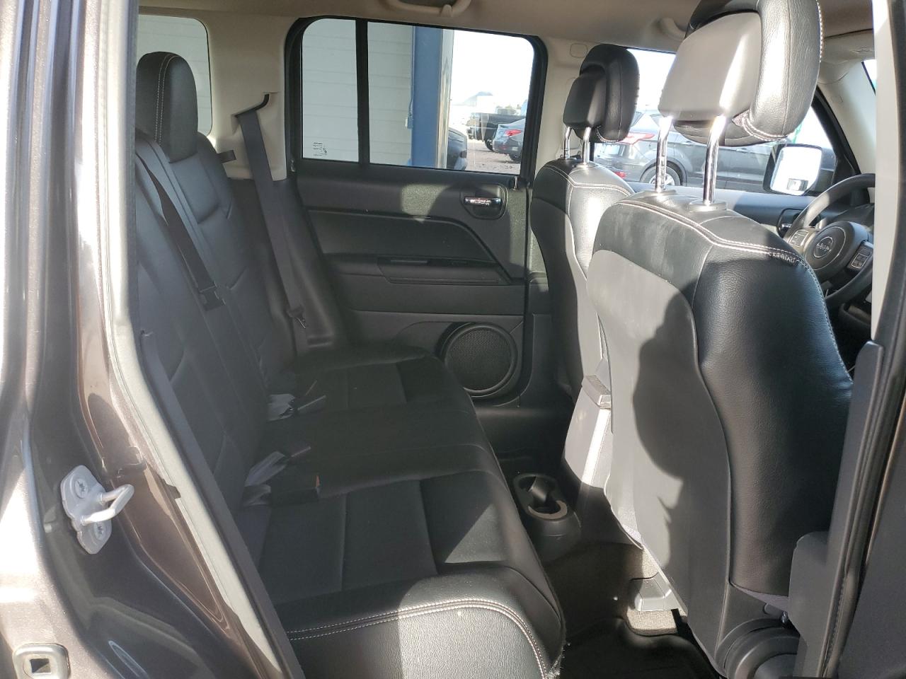 2014 Jeep Liberty (Patriot) - Image 10