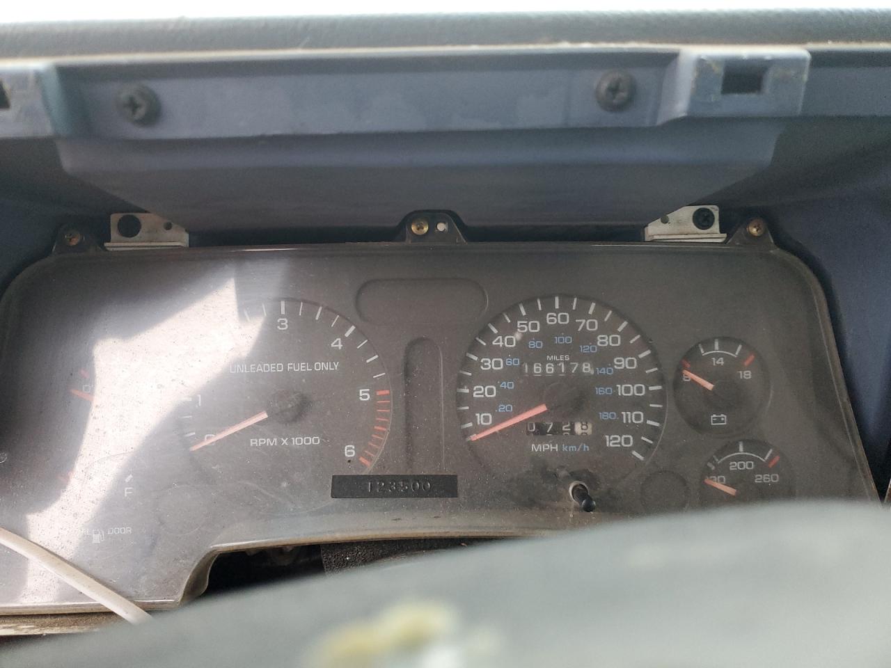 1994 Dodge RAM - Image 9