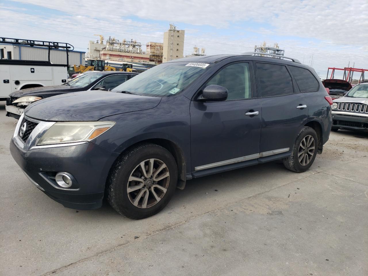 2013 Nissan Pathfinder - Image 1