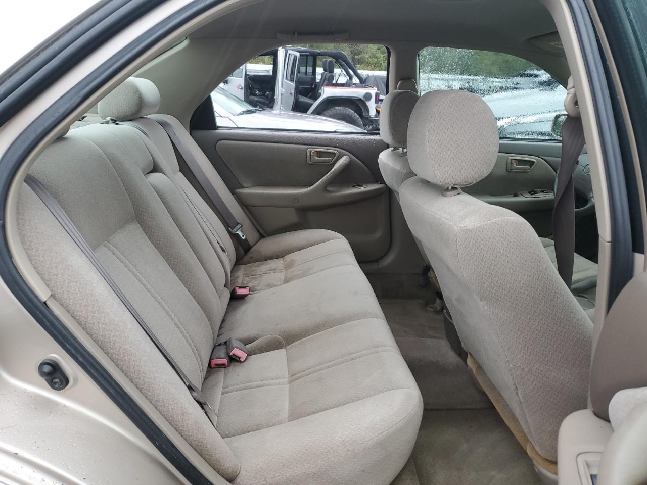 2000 Toyota Camry - Image 10