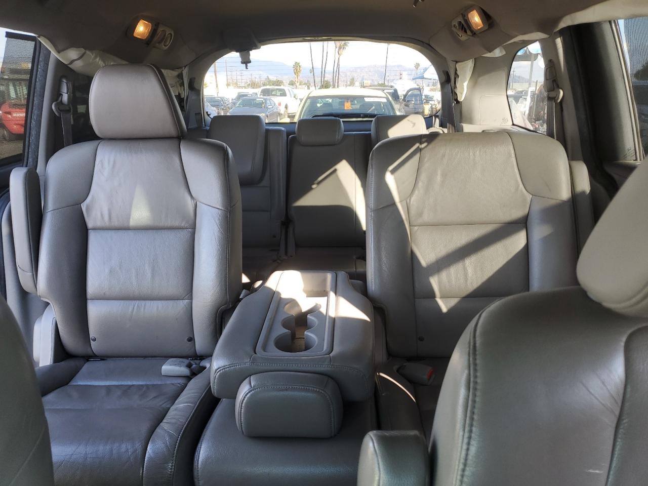 2012 Honda Odyssey - Image 10