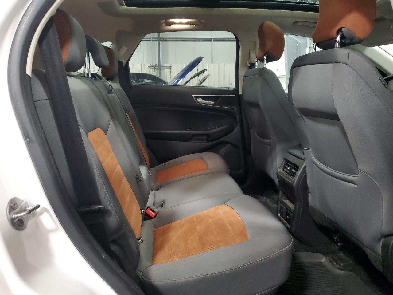 2018 Ford Edge - Image 11