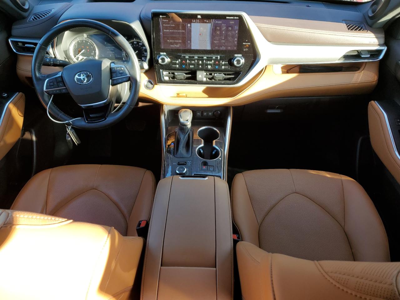 2020 Toyota Highlander - Image 8
