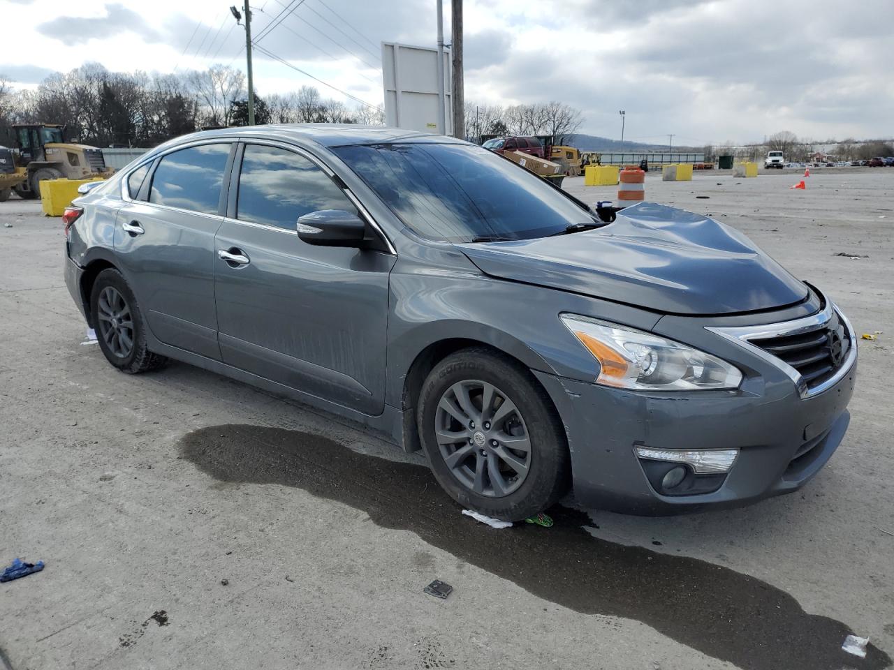 2015 Nissan Altima - Image 4