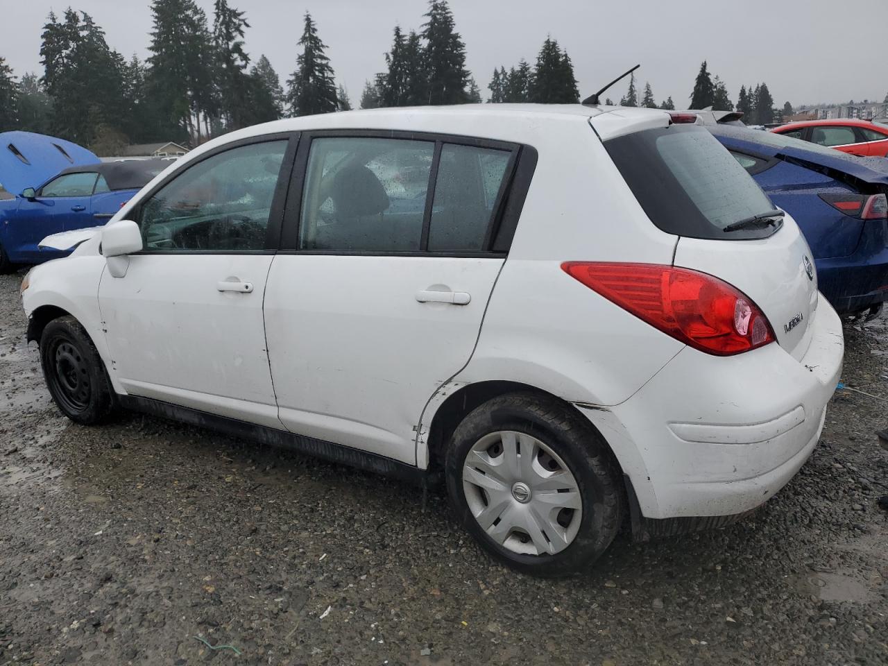 2011 Nissan Versa - Image 2
