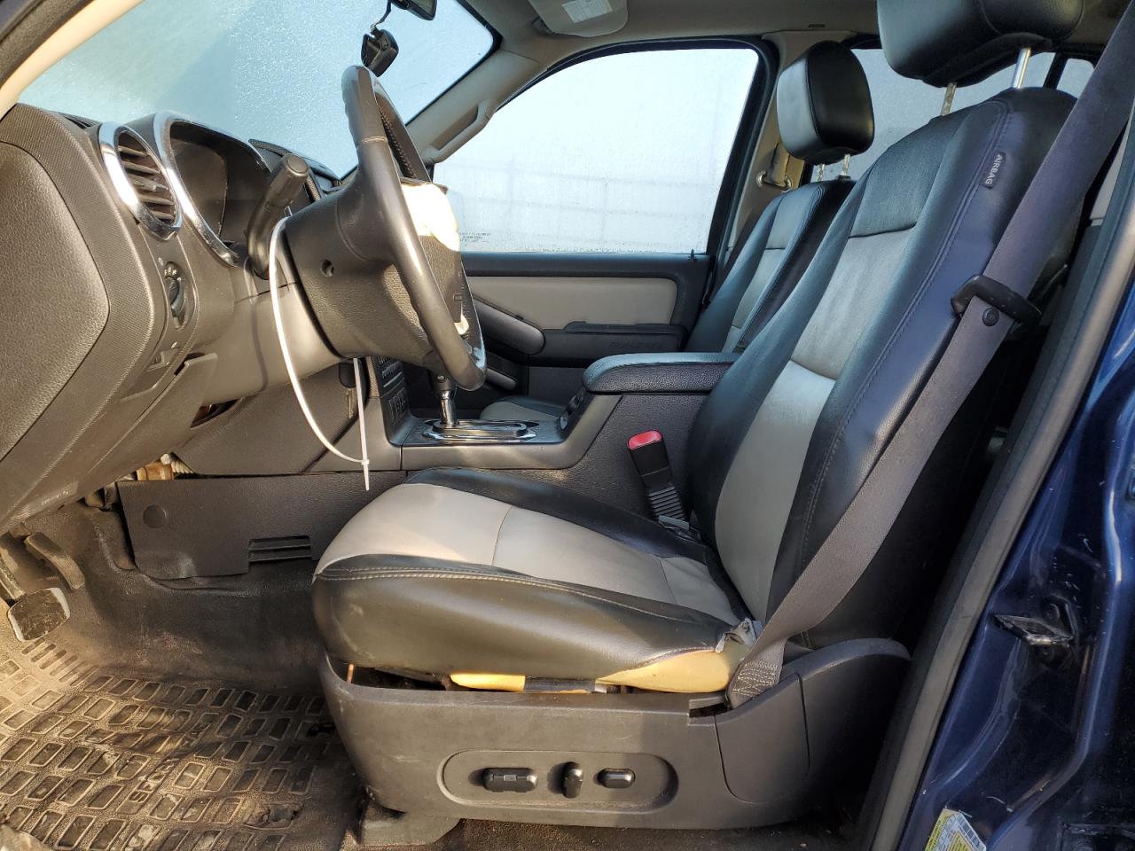 2007 Ford Explorer - Image 7