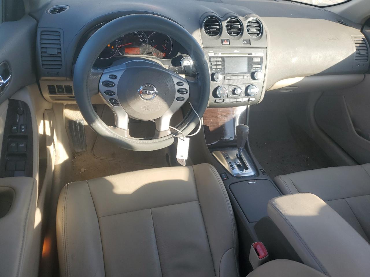 2010 Nissan Altima - Image 8