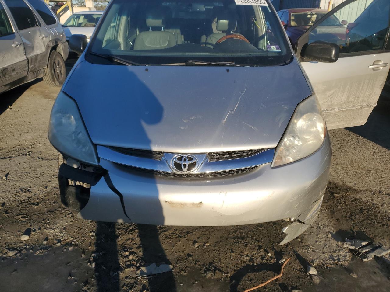 2009 Toyota Sienna - Image 12
