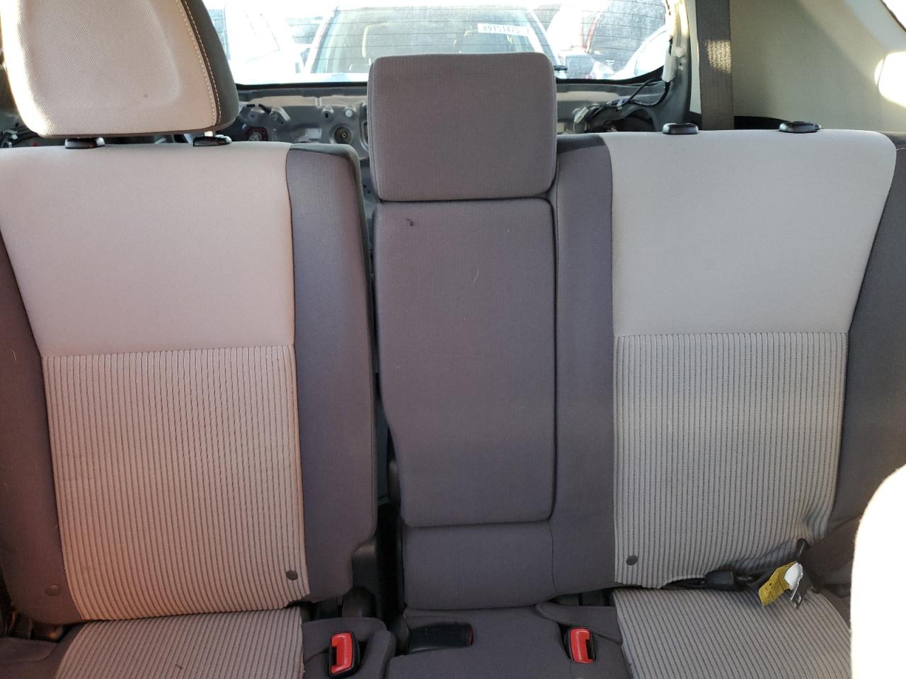 2015 Toyota RAV 4 - Image 10