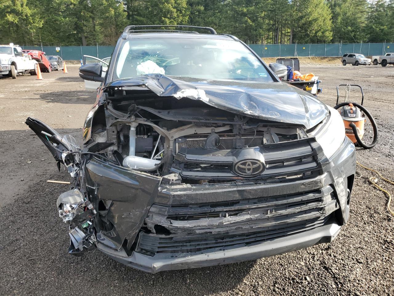 2018 Toyota Highlander - Image 5