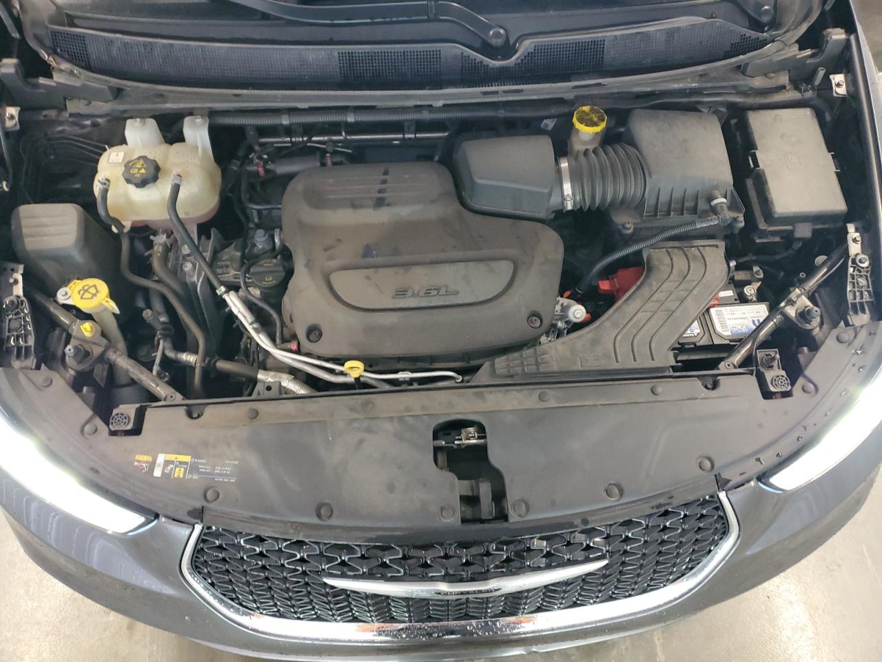 2022 Chrysler Pacifica - Image 12