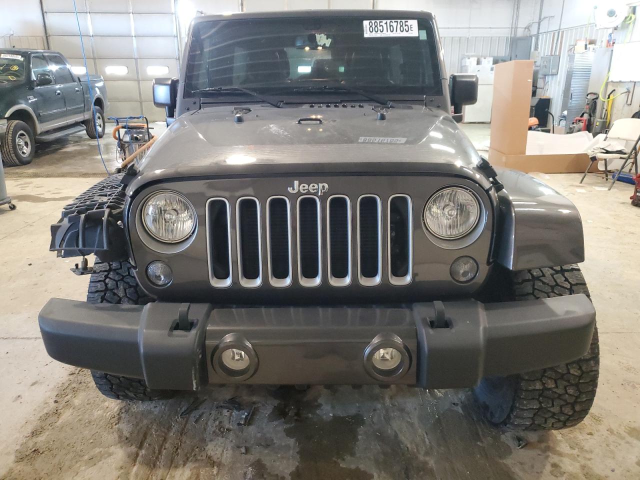 2016 Jeep Wrangler - Image 5