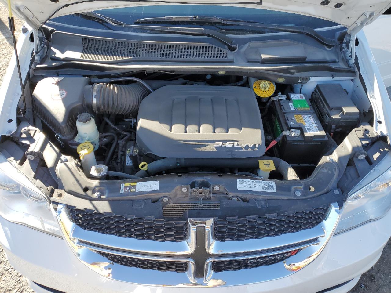 2017 Dodge Caravan - Image 12