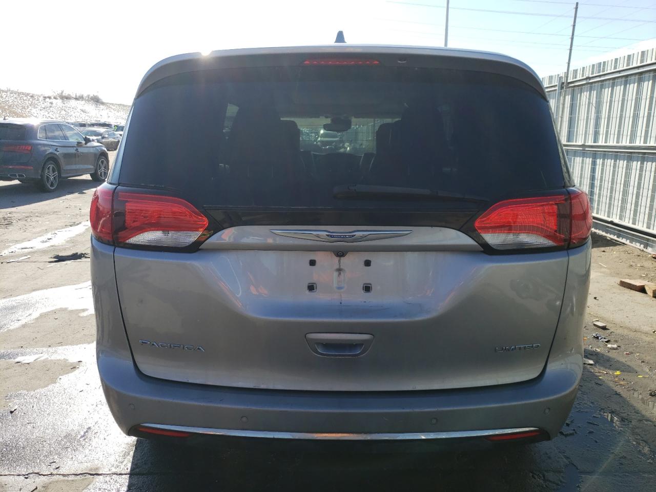 2017 Chrysler Pacifica - Image 6