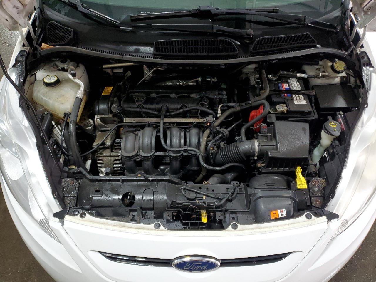 2012 Ford Fiesta - Image 12