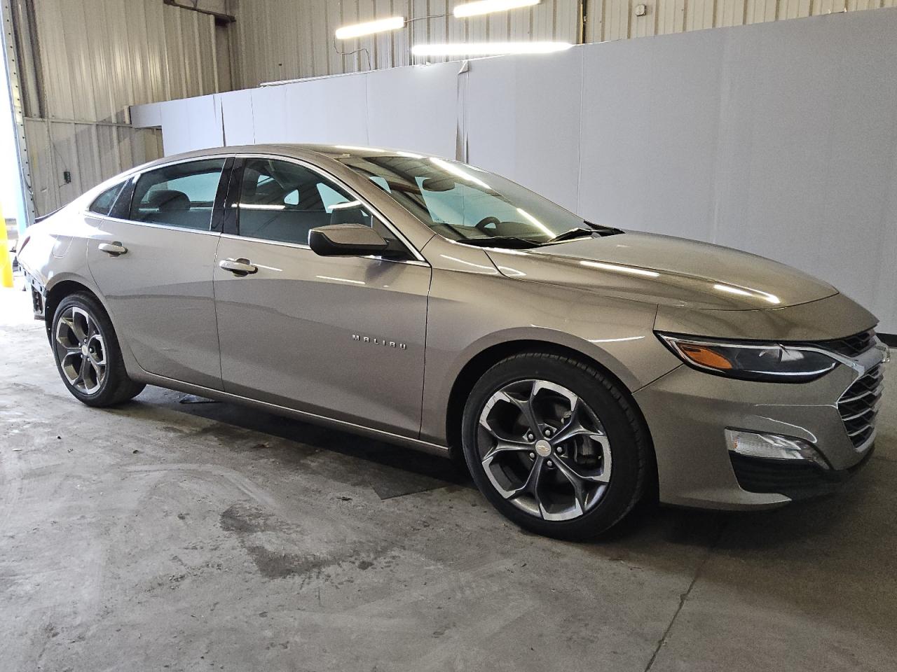 2023 Chevrolet Malibu - Image 4