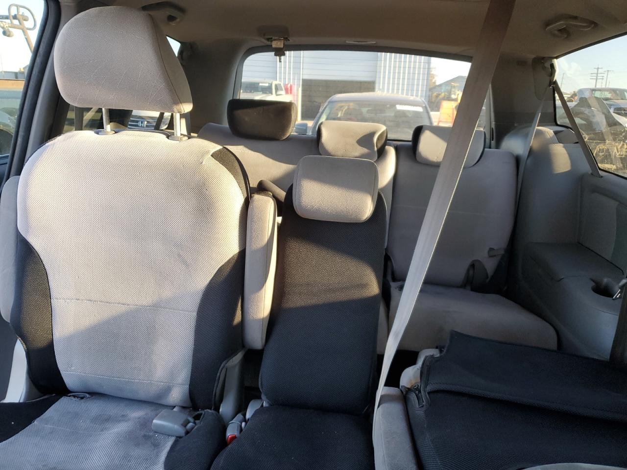 2010 Honda Odyssey - Image 10