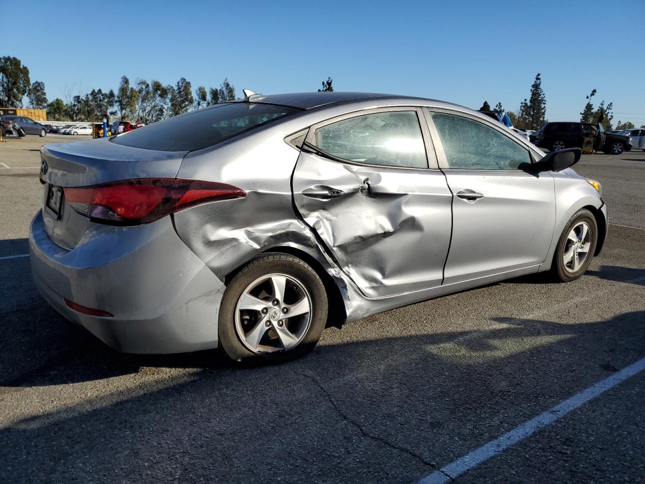 2015 Hyundai Elantra - Image 3