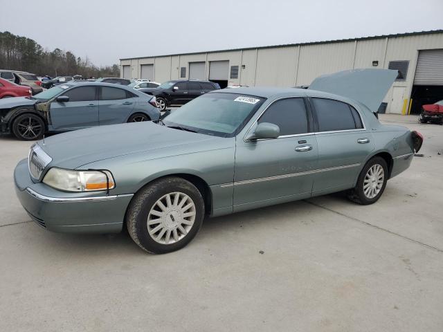 2004 Lincoln Town Car Executive