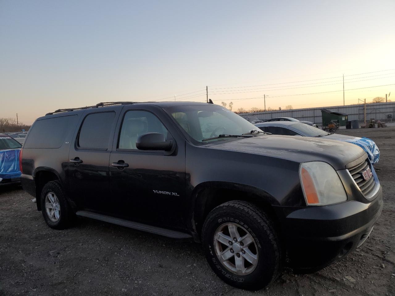 2011 GMC Yukon - Image 4