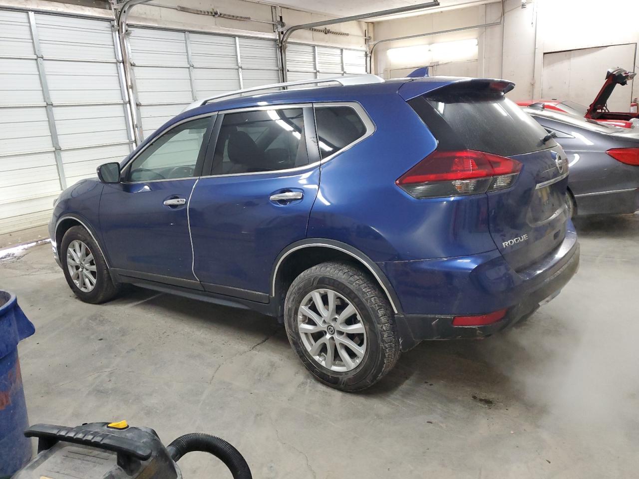 2018 Nissan Rogue - Image 2