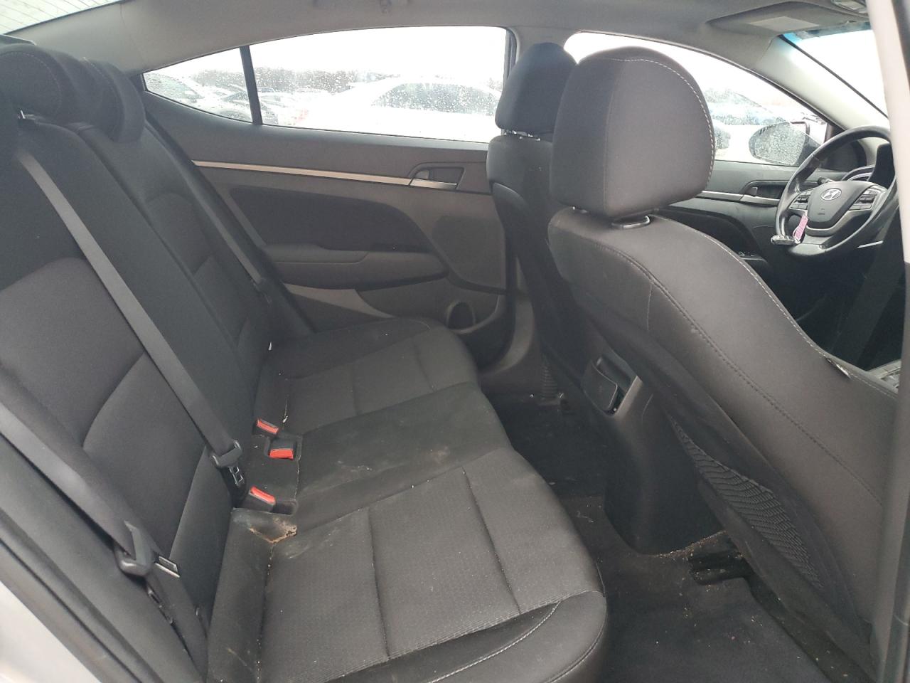2017 Hyundai Elantra - Image 10
