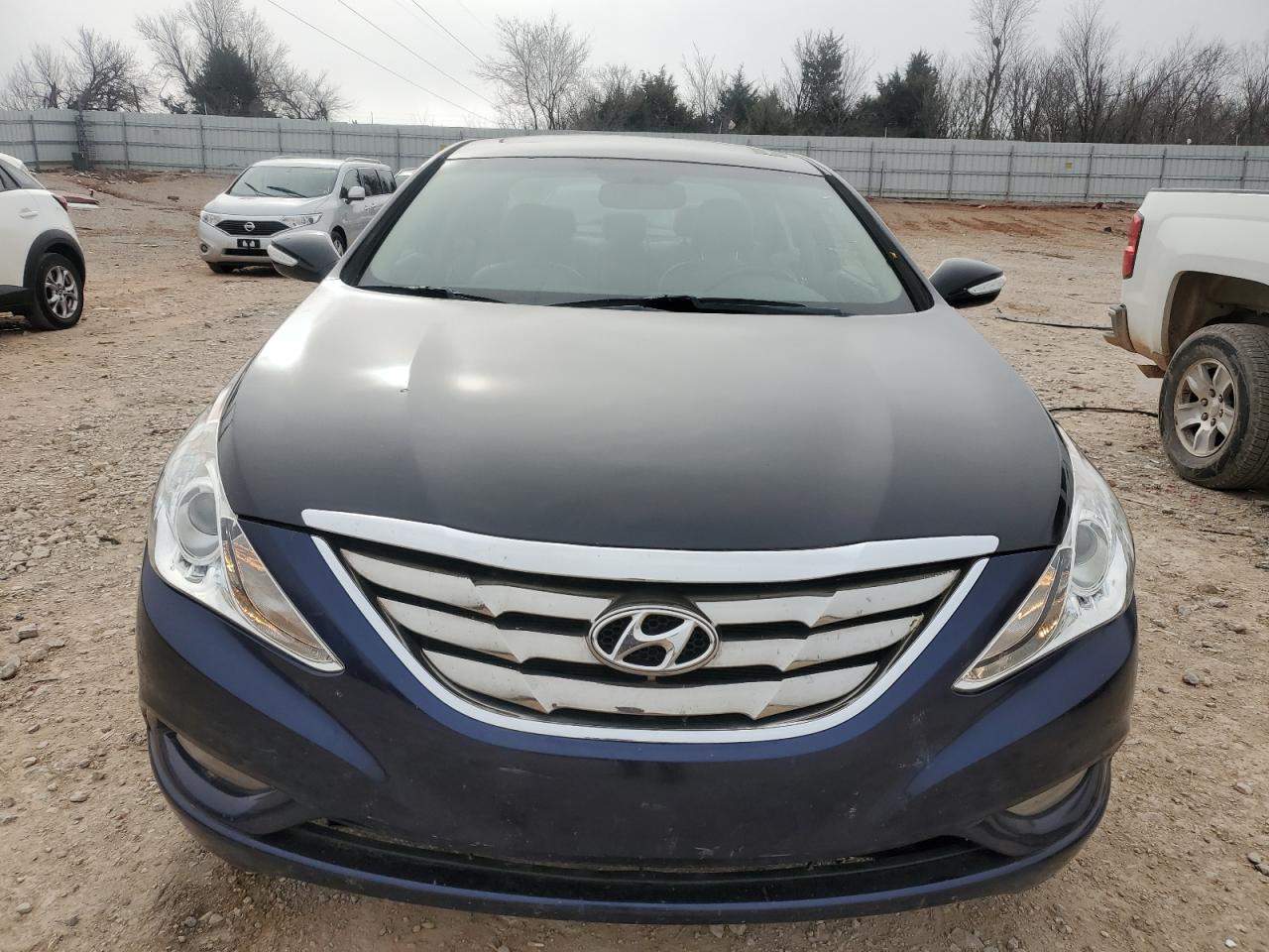 2011 Hyundai Sonata - Image 5