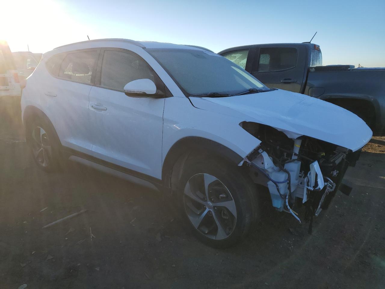 VIN KM8J3CA26HU444724 2017 HYUNDAI TUCSON no.4