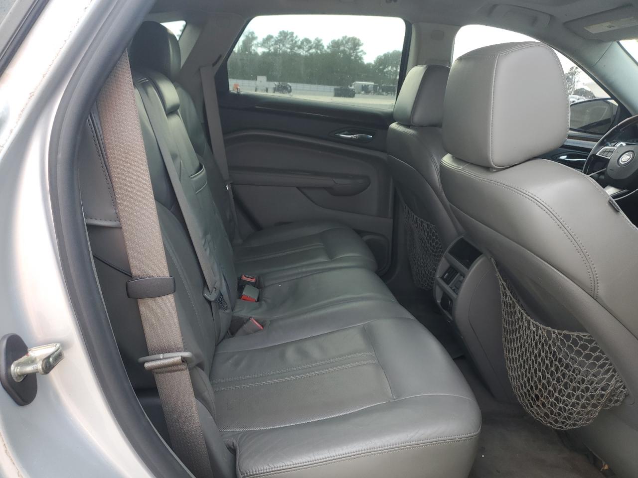 2010 Cadillac SRX - Image 11