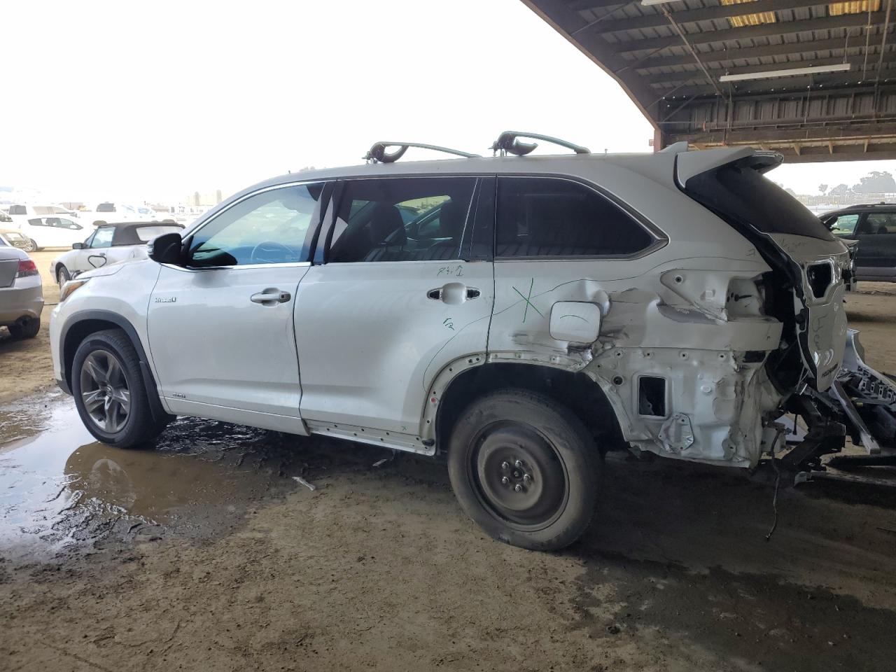 2018 Toyota Highlander - Image 2