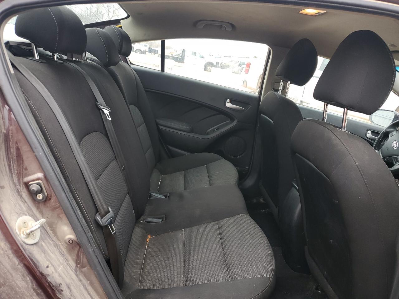 2017 Kia Forte - Image 10